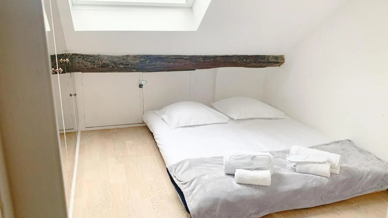 Lägenhet Amazing Location Only 3 Minutes From Luxembourg Gargens *