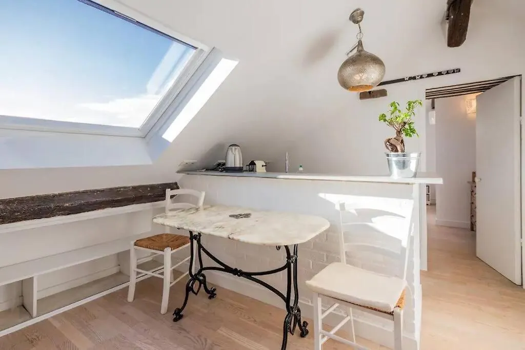 Amazing Location Only 3 Minutes From Luxembourg Gargens Apartment Paris