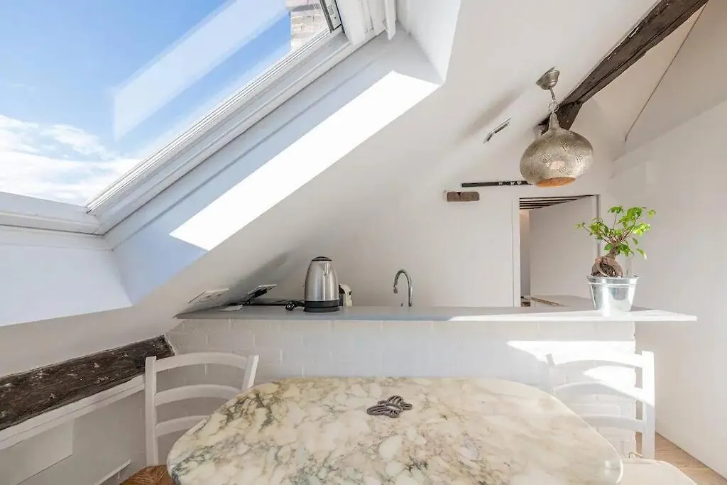 Amazing Location Only 3 Minutes From Luxembourg Gargens *