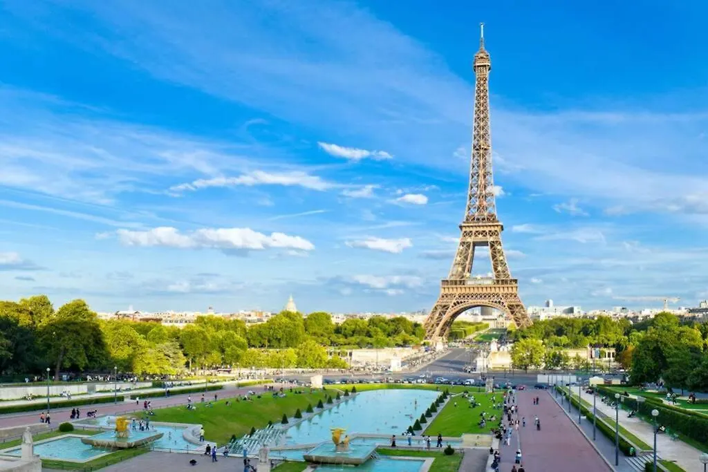 Amazing Location Only 3 Minutes From Luxembourg Gargens Lägenhet *